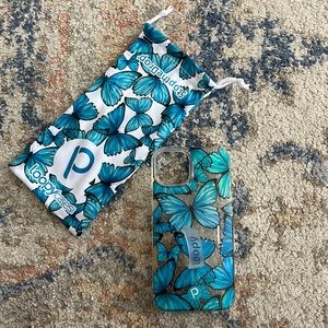 Loopy Clear Butterflies. Excellent Condition. iPhone 13 (6.1”). Comes with bag.